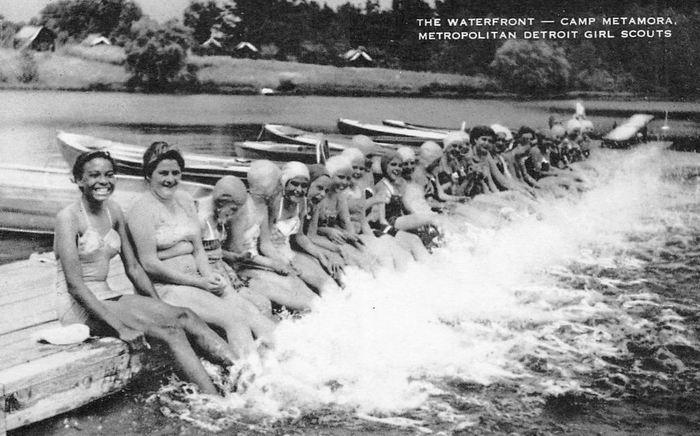 Metamora - Old Postcard (newer photo)